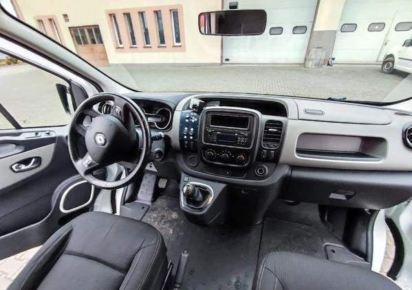 Renault Trafic cena 50000 przebieg: 197000, rok produkcji 2016 z Drohiczyn małe 106
